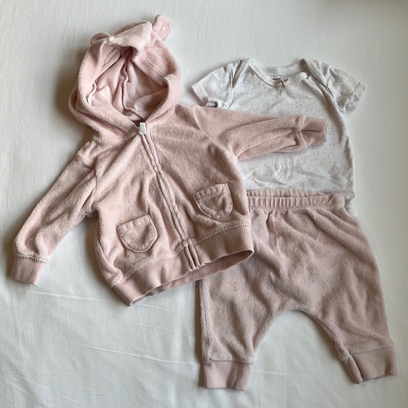 Pink 3 Piece Carter’s Baby Girl’s Outfit- Jacket, Onesie & Pants Size 3 Months - Picture 2 of 12